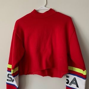 Red cropped Sweatshirt. Size S.